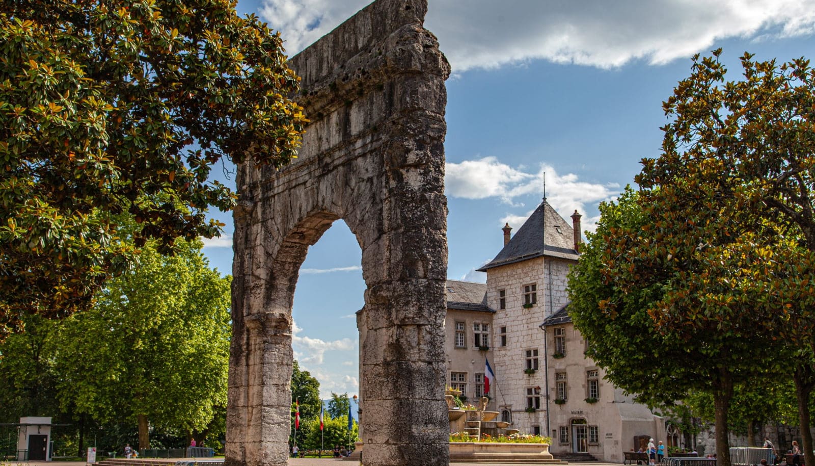 Agence immobilière architecte Aix-les-Bains Pugny-Chatenod Tresserve Brison-Saint-Innocent